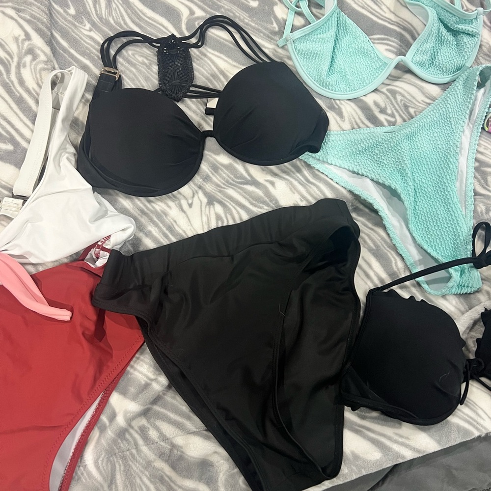 Black push-up bikini bikini
